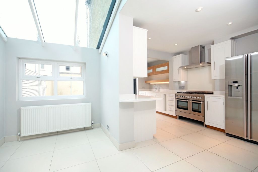 Property photo 1 of 25 30 Devereux Road ...