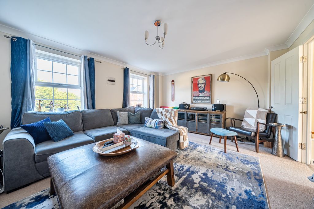 Property photo 2 of 18 Picture No. 10