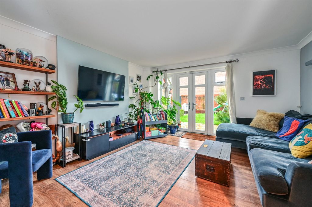 Property photo 3 of 14 Living Room