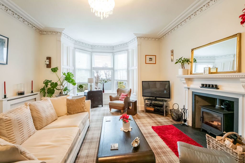 Property photo 3 of 39