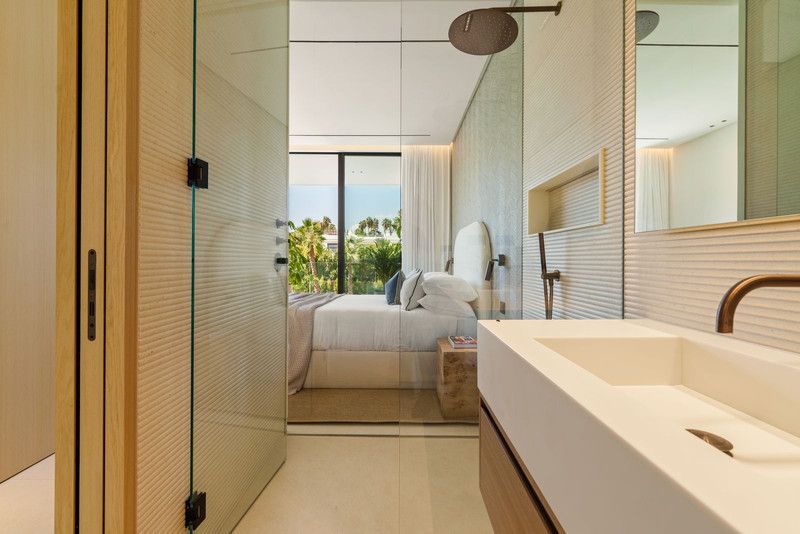 Property photo 2 of 52