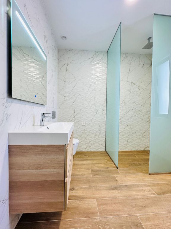 Property photo 2 of 68