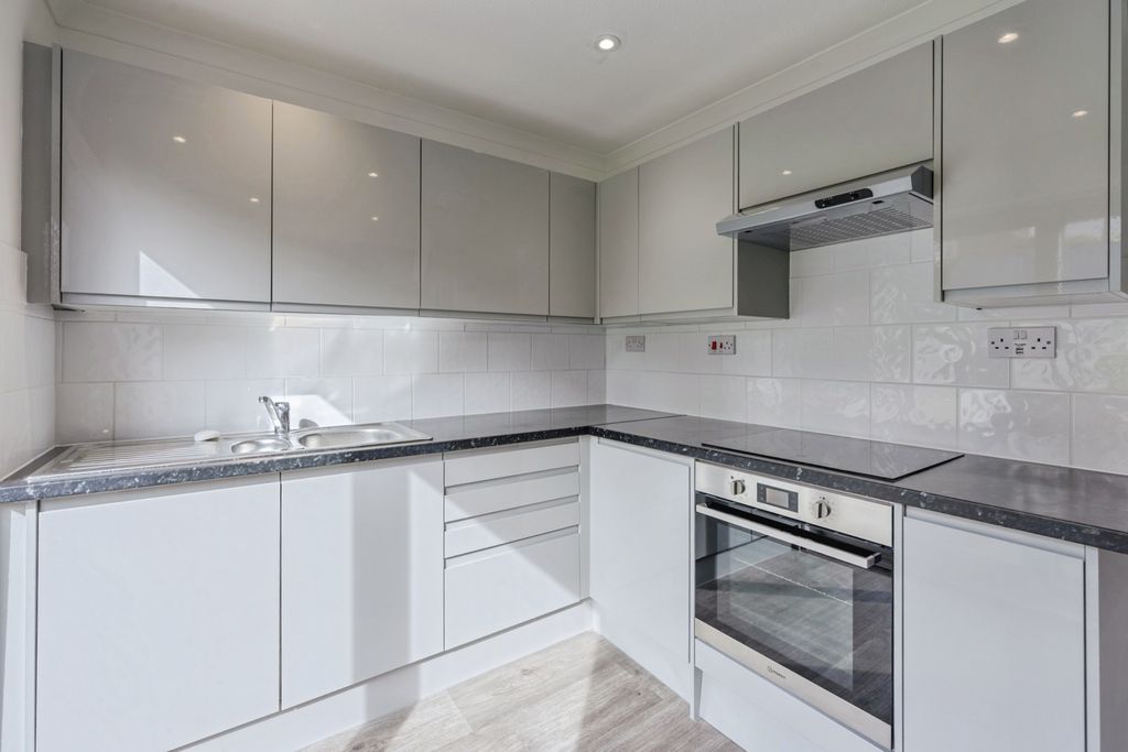 Property photo 2 of 15 Pbox-Img.Jpg