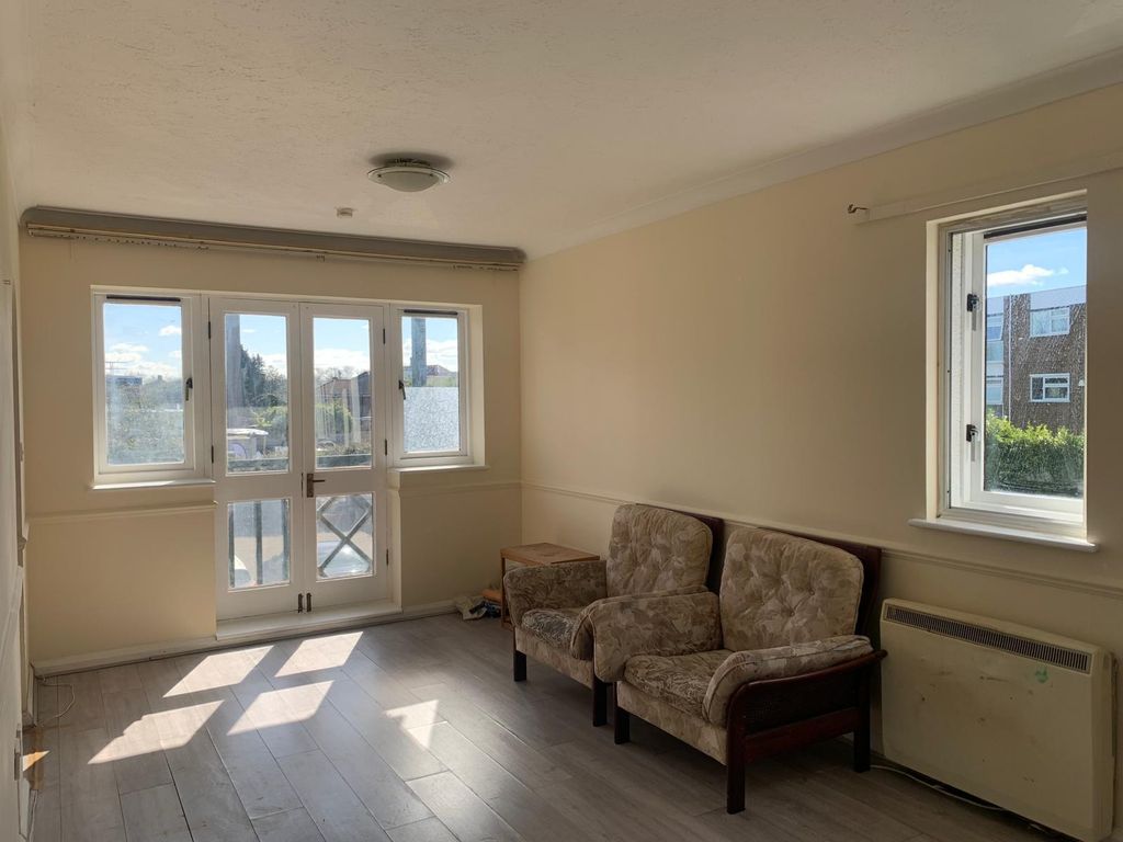 Property photo 1 of 7 Lounge