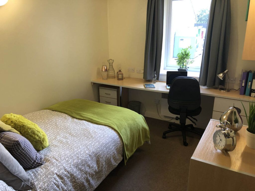 Property photo 1 of 5