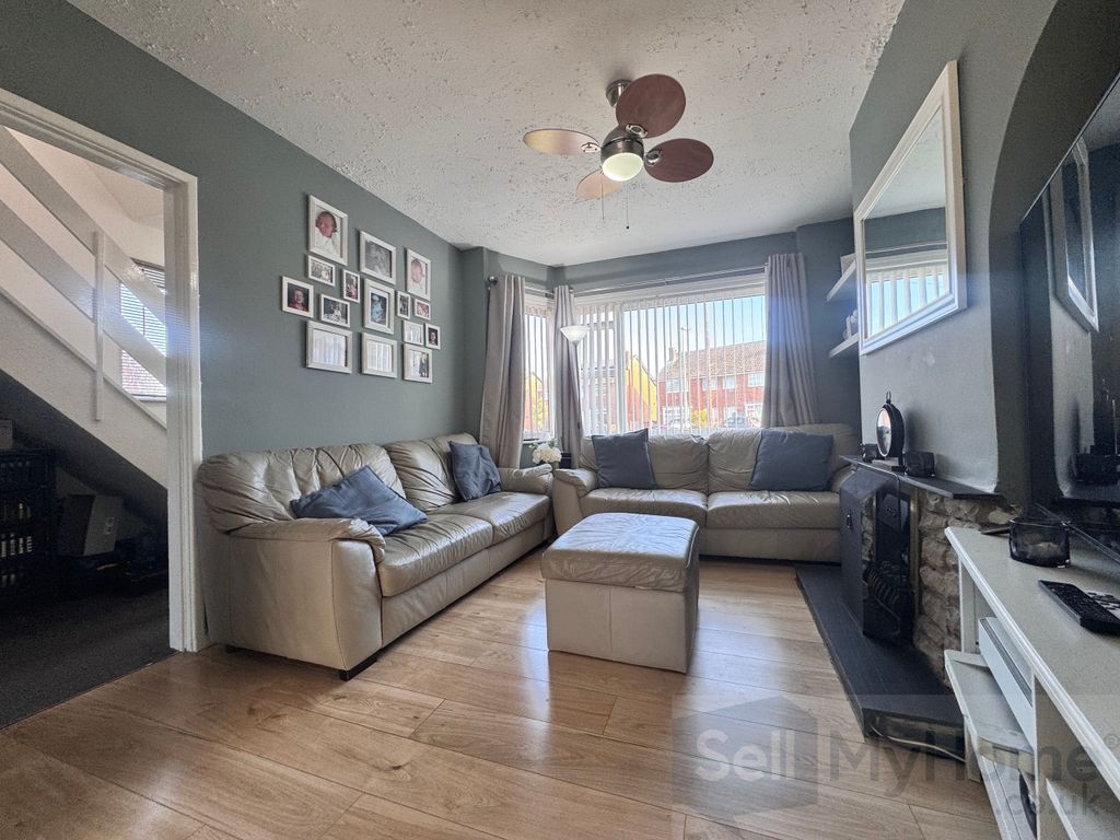 Property photo 2 of 20 Lounge