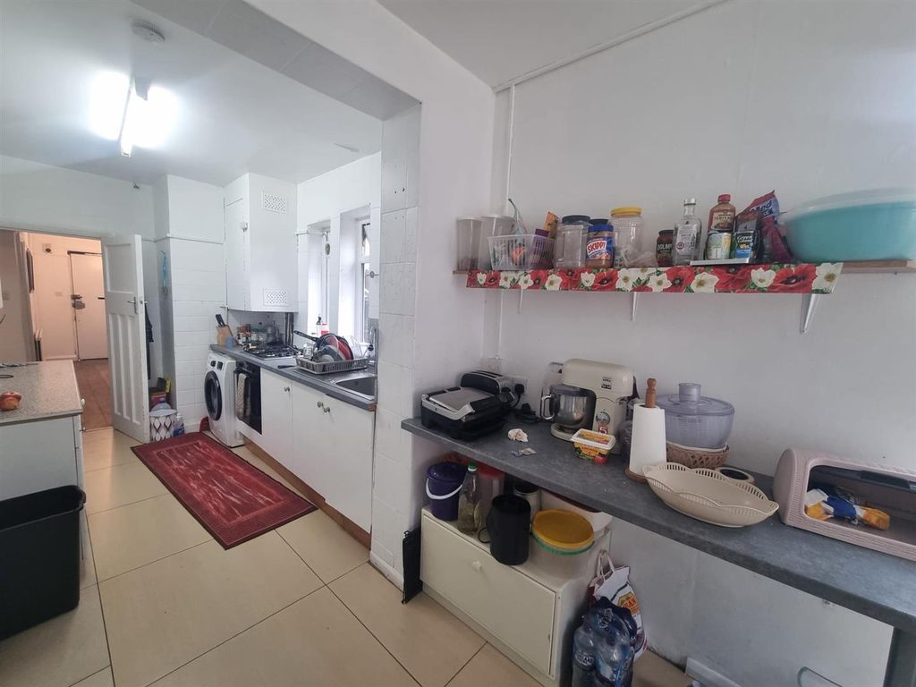 Property photo 3 of 14 3d922910-9F72-4765-88F3-00E3248Ae798.Jpg