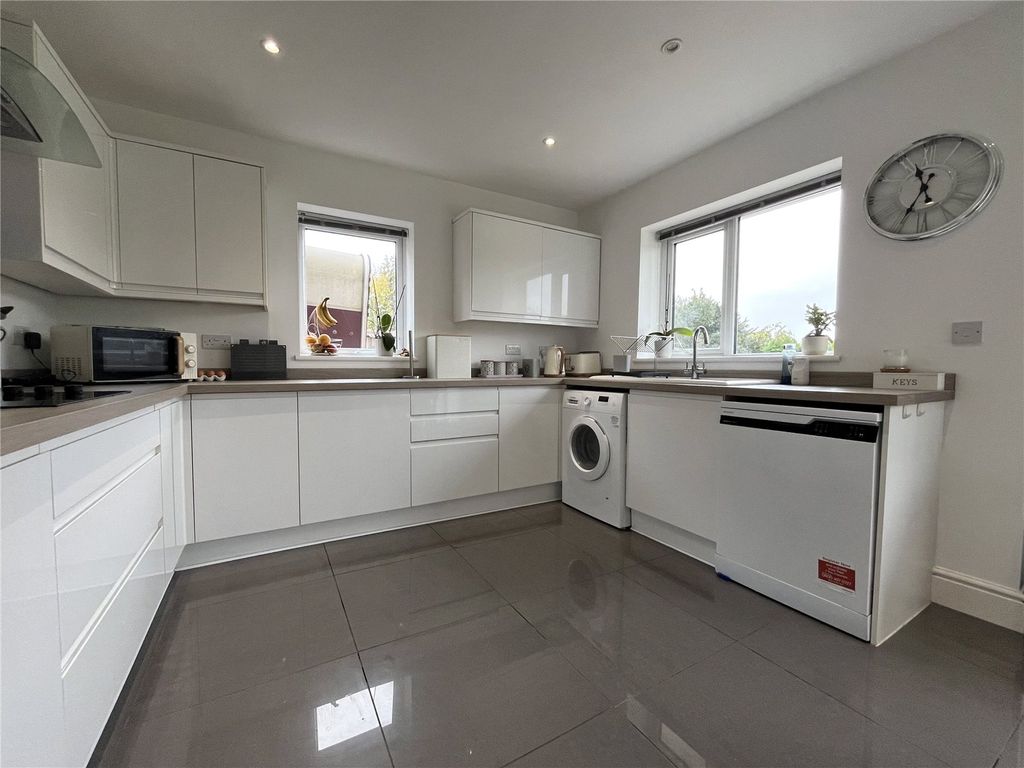 Property photo 3 of 13 Picture No. 14