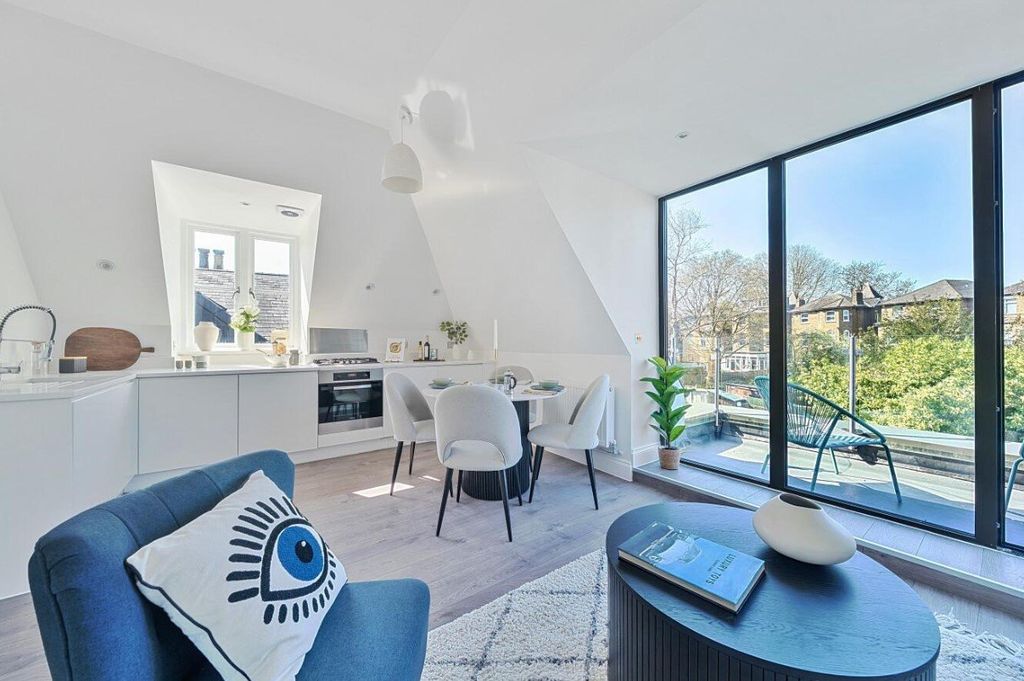 Property photo 1 of 9 Picture No. 15