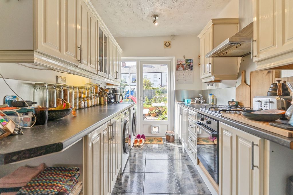 Property photo 2 of 16