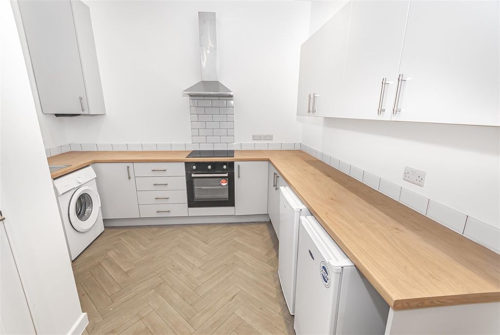 Property photo 3 of 5 Kitchen A.Jpg