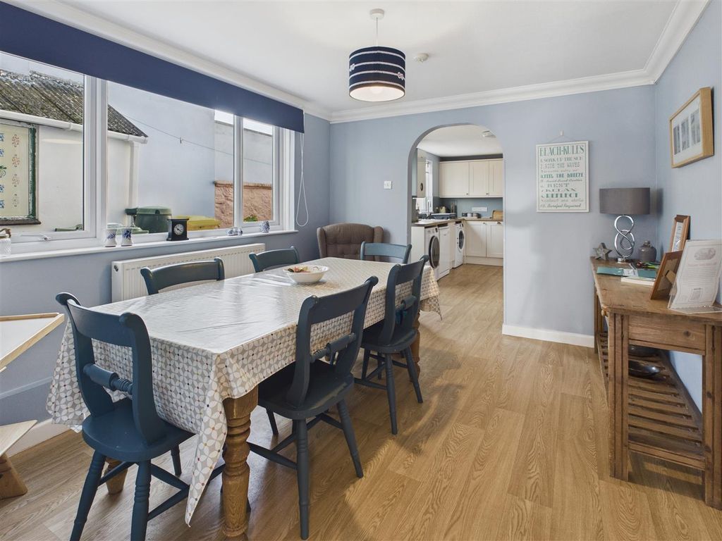 Property photo 3 of 33 Kitchen/ Dining Room