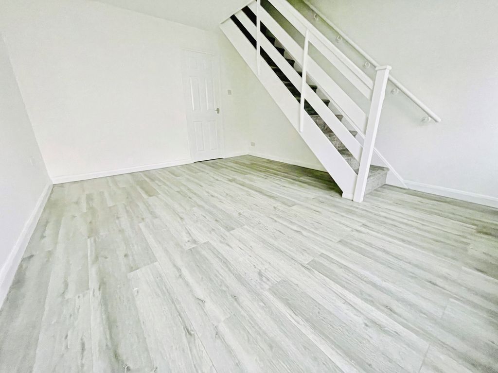 Property photo 2 of 10 Image