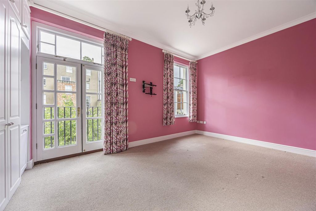 Additional image 7 of 3 bed flat for saleThe Broadwalk, Imperial Square, Cheltenham GL50