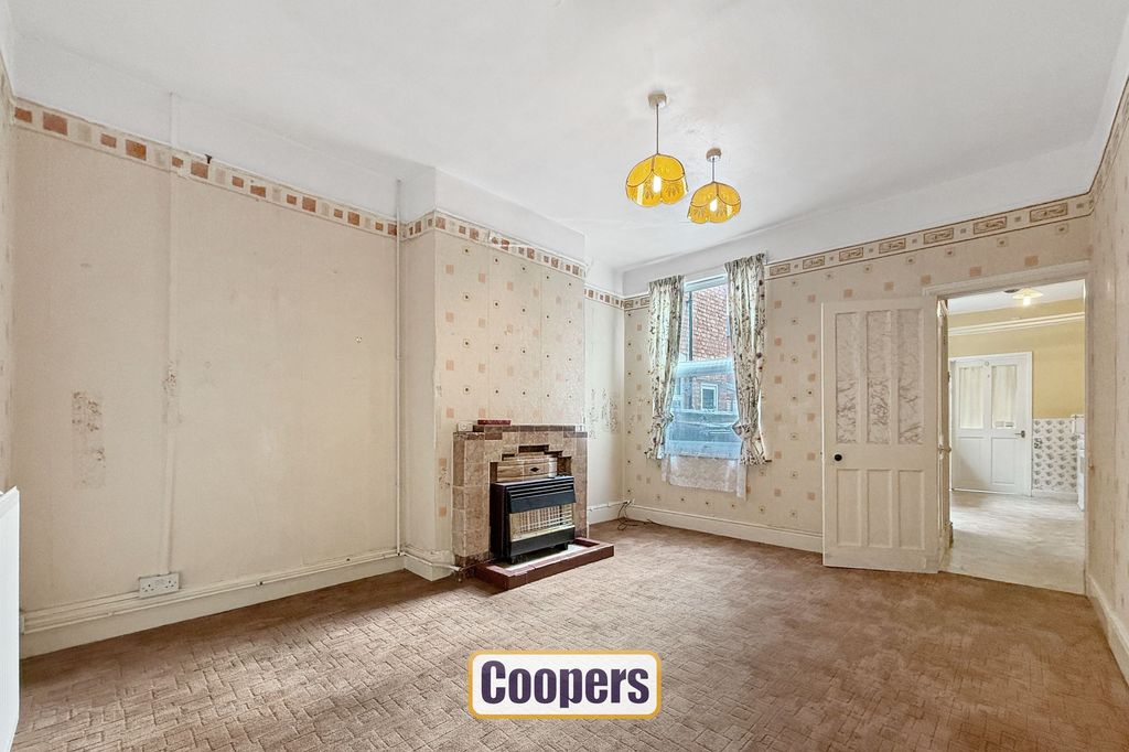 Property photo 3 of 11 Dining Room