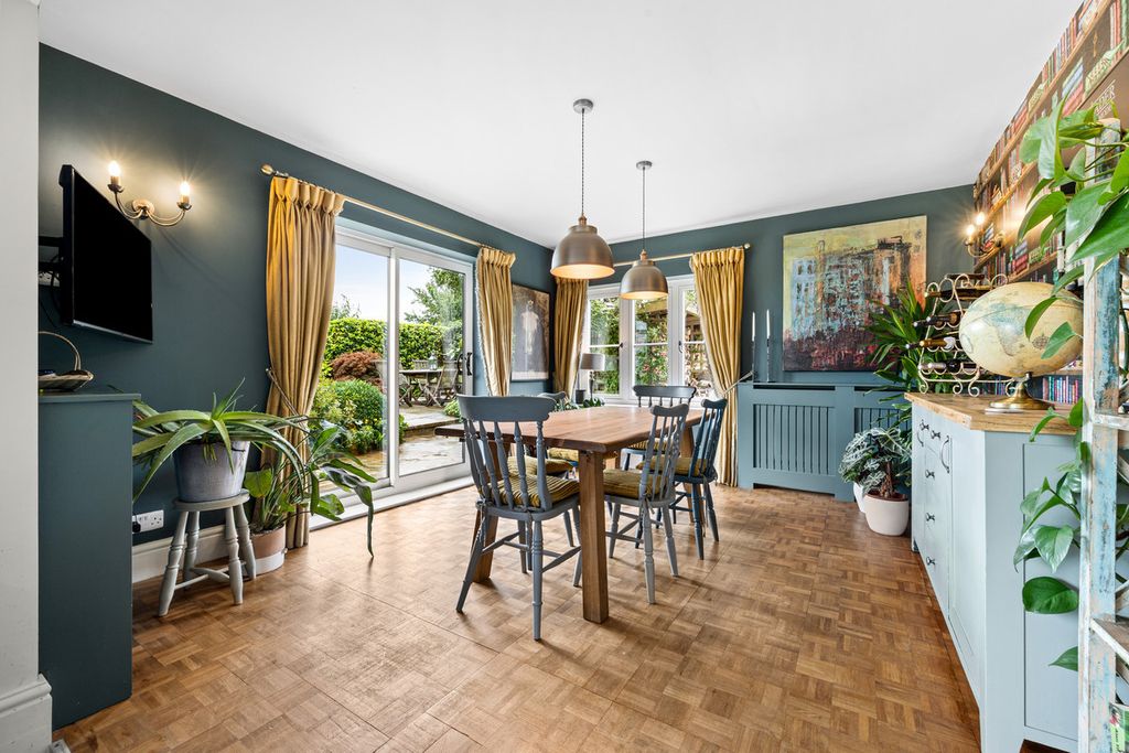 Property photo 2 of 49