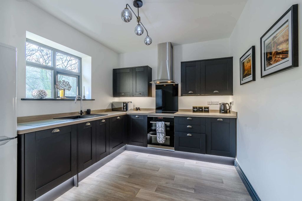 Property photo 2 of 16 The Chatsworth