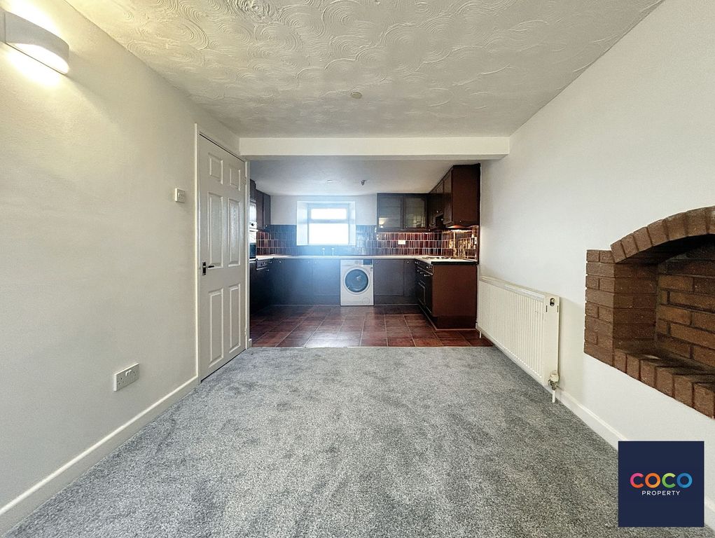 Property photo 3 of 6 Living Area/ Kitchen