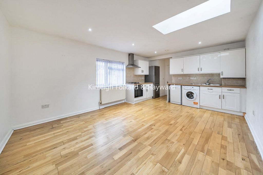 Property photo 3 of 12 Picture No. 10