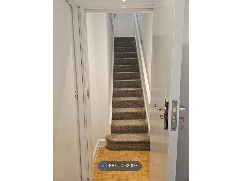Property photo 3 of 9 Shared Staircase