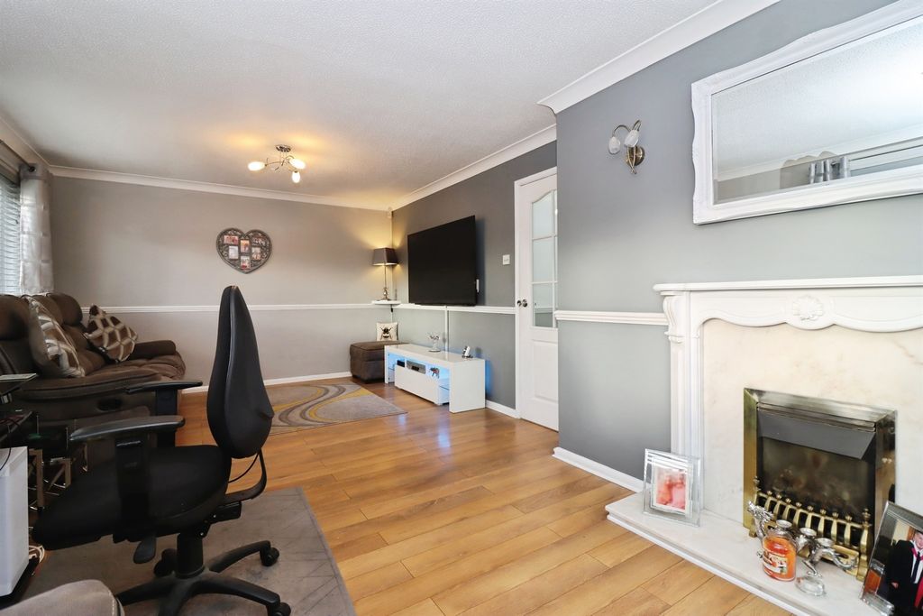 Property photo 2 of 23