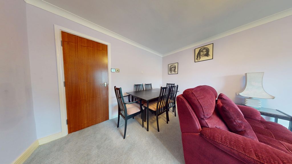 Property photo 3 of 15 4817344