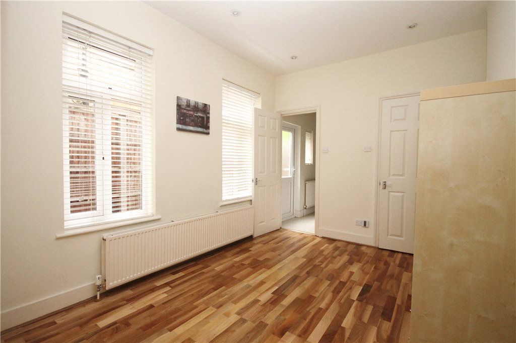 Property photo 1 of 8 Reception