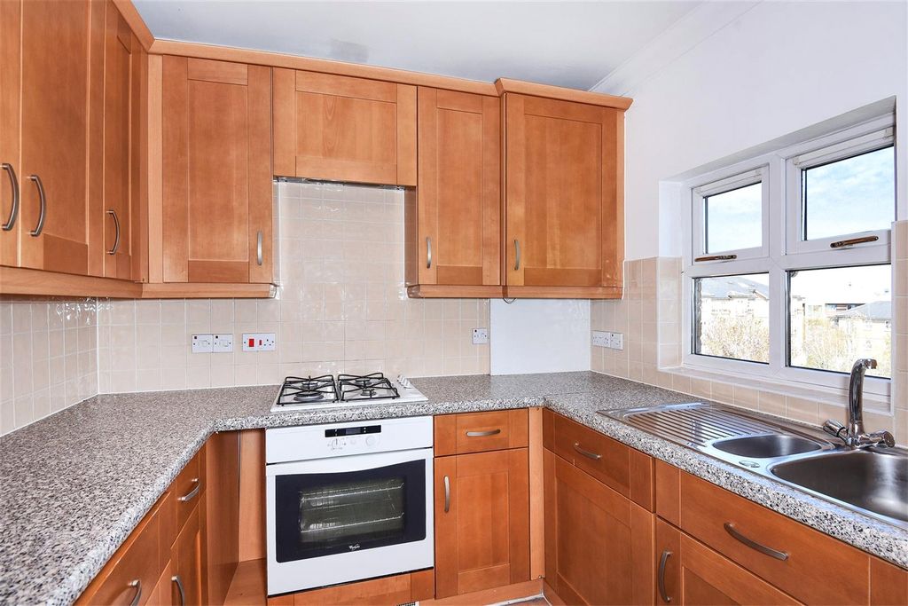 Property photo 2 of 10 Kitchen