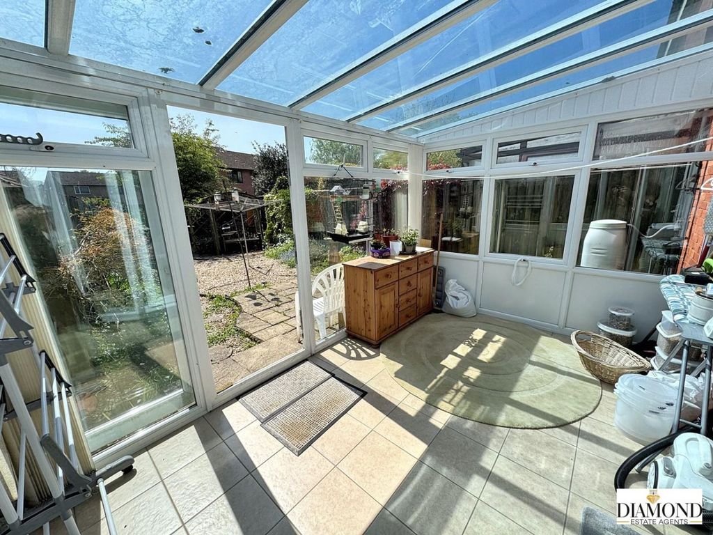 Property photo 3 of 10 Conservatory