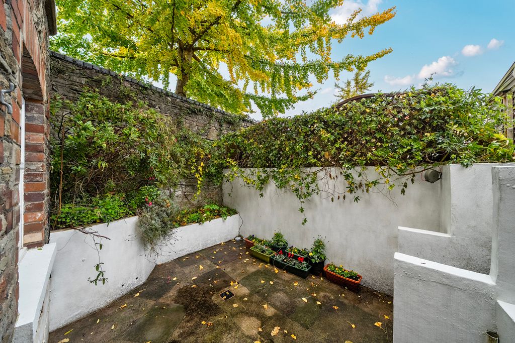 Property photo 3 of 15 Garden