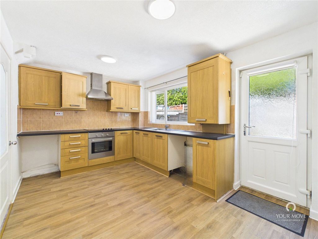 Property photo 2 of 17 Picture No. 21