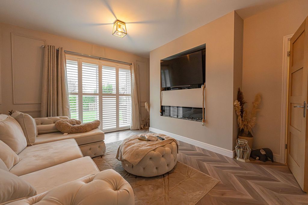 Property photo 3 of 50