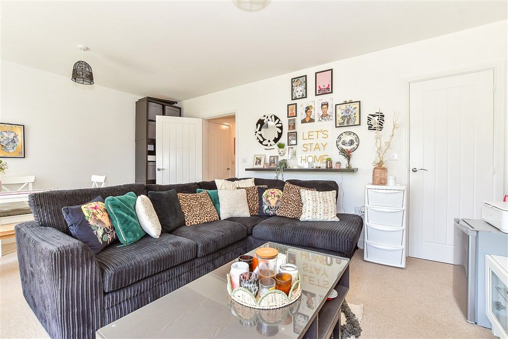 Property photo 2 of 11 Living Room