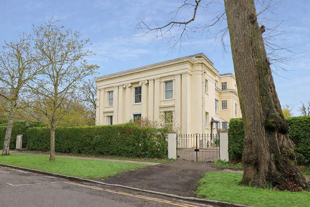 Property photo 1 of 6 External Bf 91 Pittville Lawn.Png