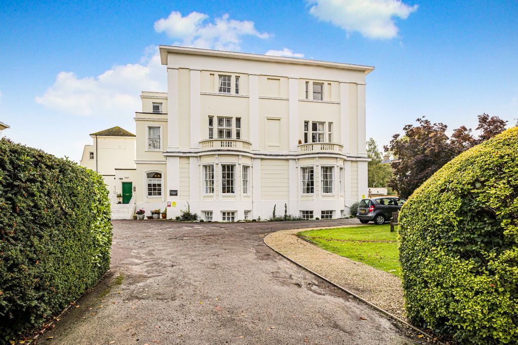 Property photo 1 of 10 Mercian Court