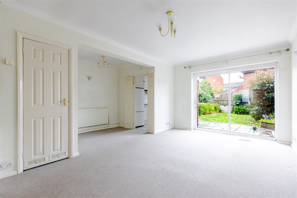 Property photo 2 of 18 Living Room