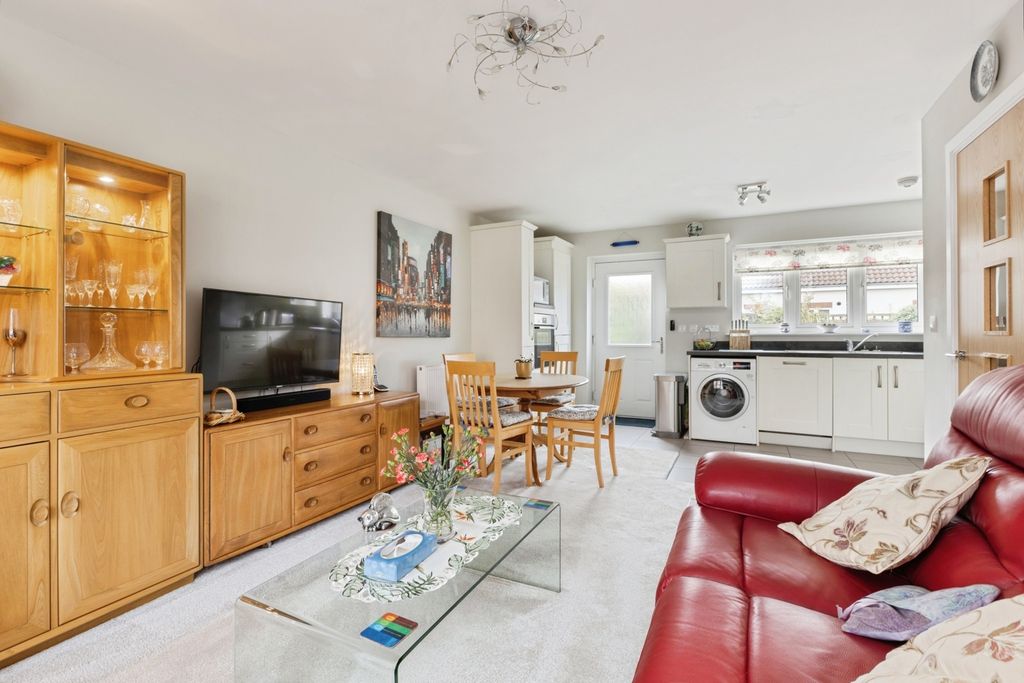 Property photo 2 of 17 Photo