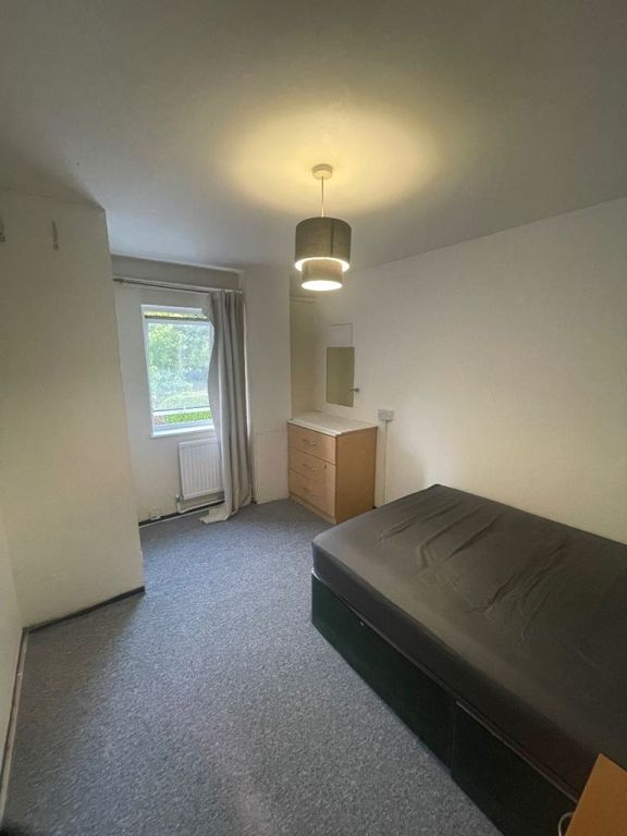 Property photo 2 of 3