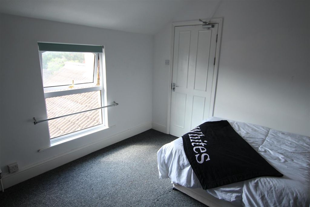 Property photo 3 of 11 Img_9786.Jpg