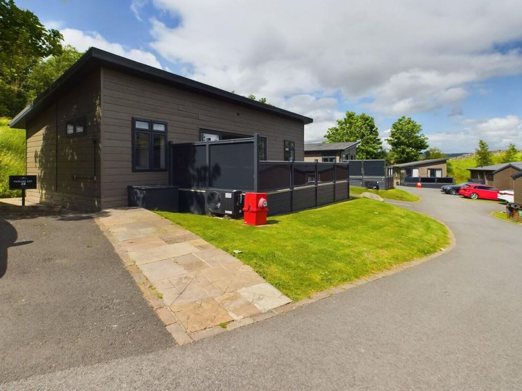 Property photo 1 of 32 42