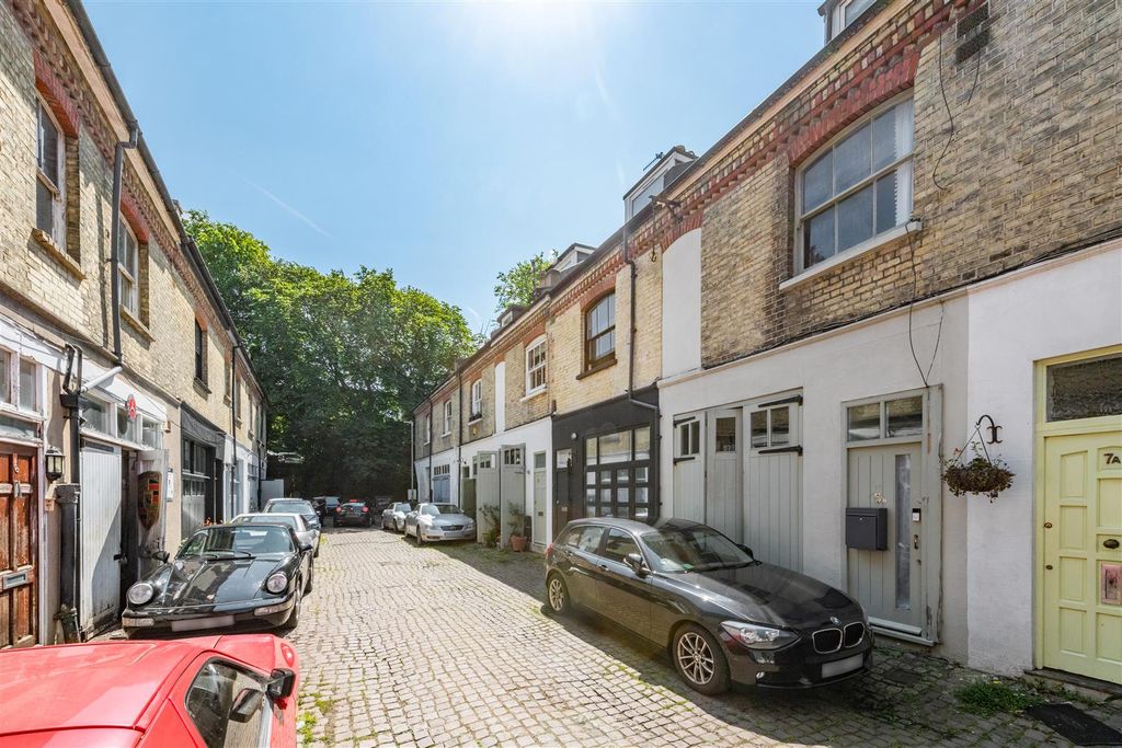 Property photo 1 of 20 5A Cambridge Grove-24.Jpg