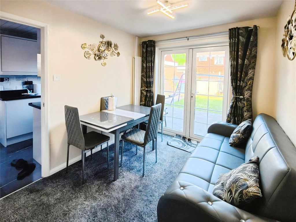 Property photo 3 of 16 Dining Room