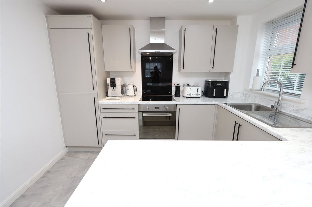 Property photo 3 of 11 Picture No. 09
