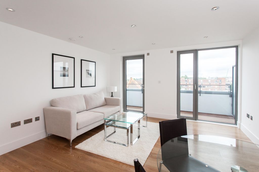 Property photo 3 of 8 Reception