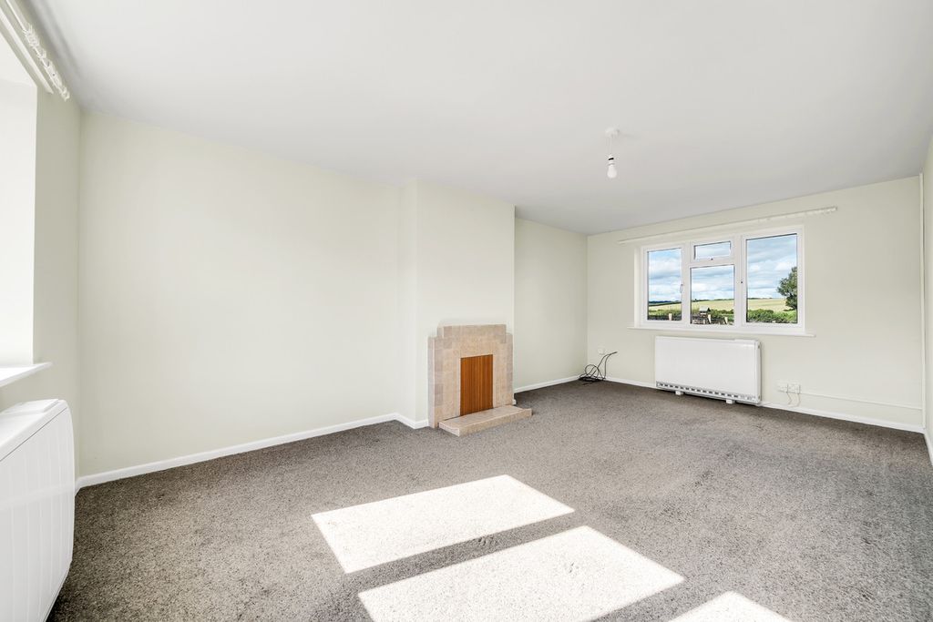 Property photo 3 of 25