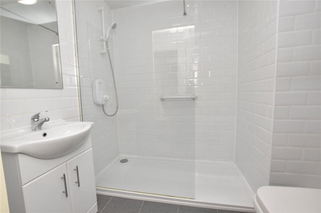 Property photo 2 of 16 Picture No. 11