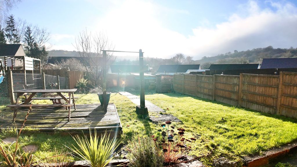 Property photo 2 of 20