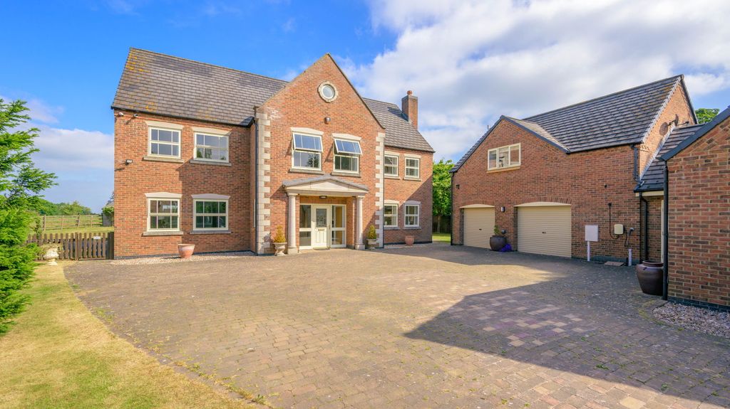 Property photo 1 of 36