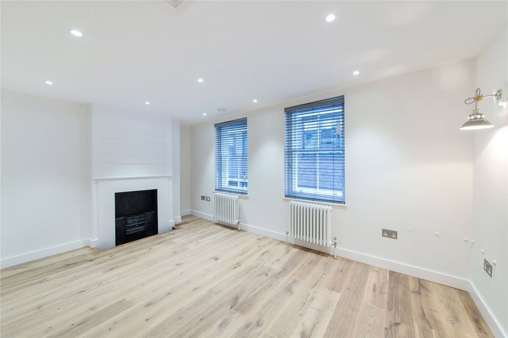 Property photo 1 of 10 Ganton St