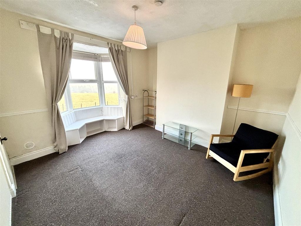 Property photo 2 of 9 Living Room